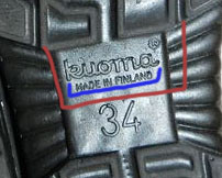Логотип и название страны производителя на оригинальной подошве сапог Куома