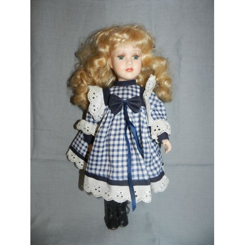 Кукла фарфоровая 41 см