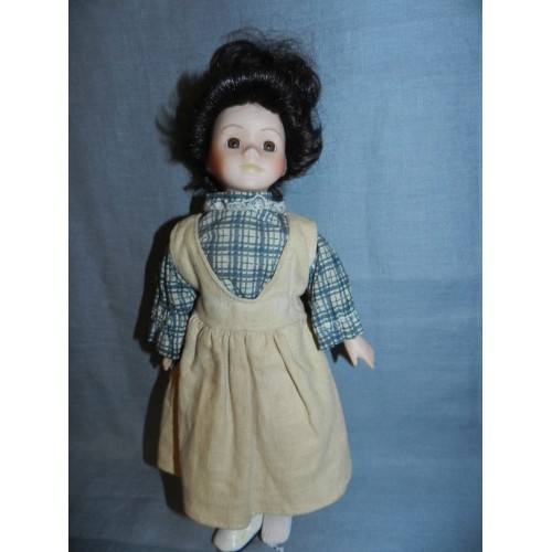 Кукла фарфоровая с номером 31 см