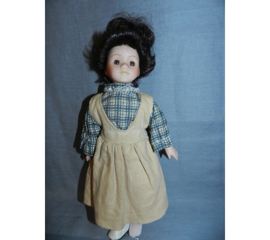 Кукла фарфоровая с номером 31 см d114